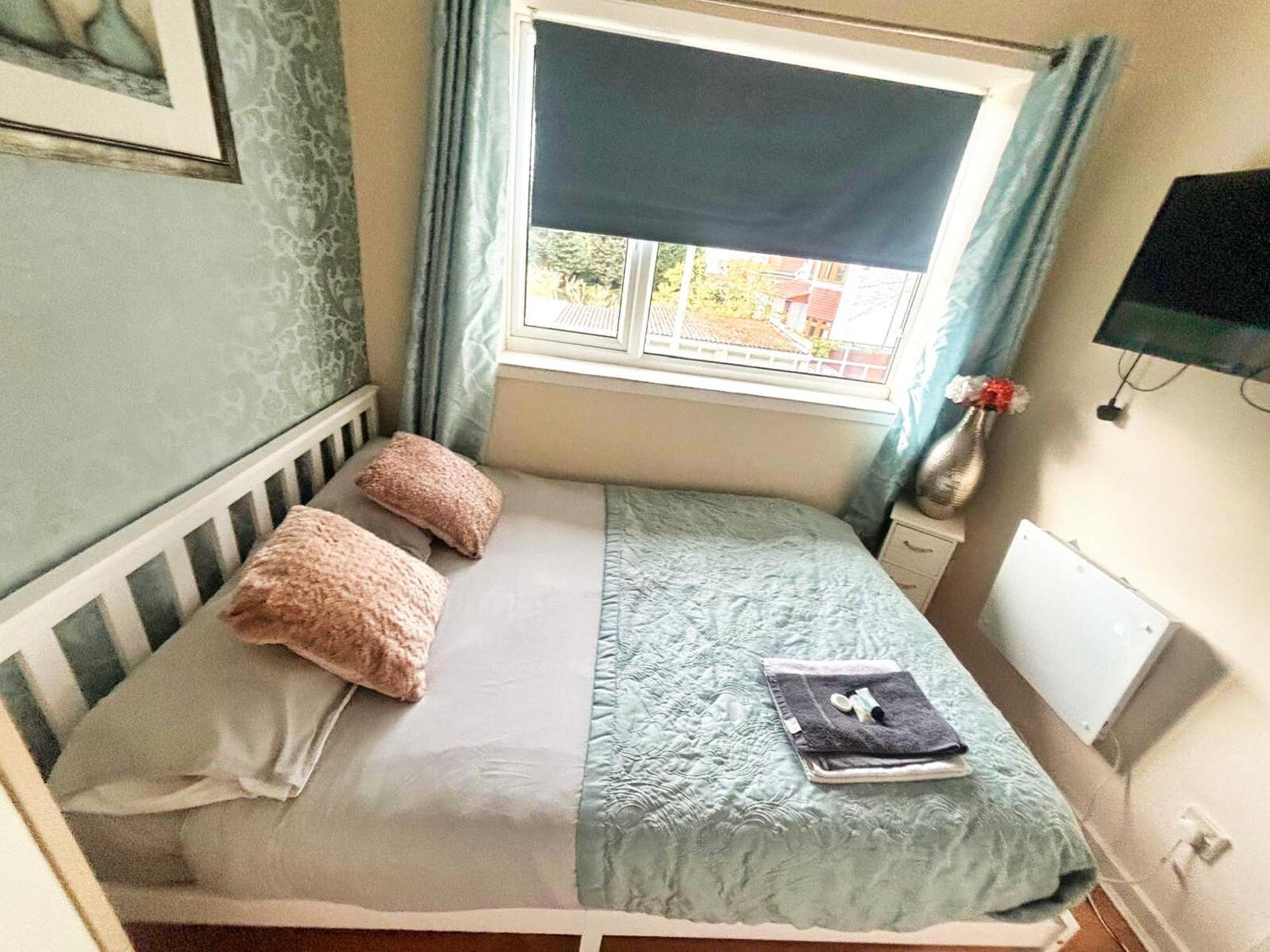 Doncaster - Boswell - Large Balcony Apartment - 2 Double Beds - 2 Bedrooms - Close To Town & Racecourse - Off Street Parking 2 Cars - Fast Wifi Exterior foto